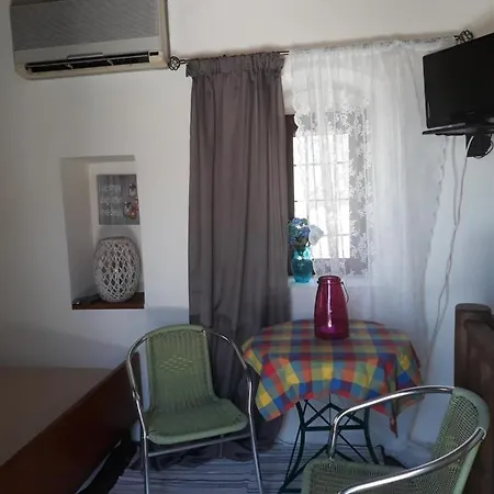 Chaletu Koutouloufari Cosy Cretan Hersonissos (Crete)